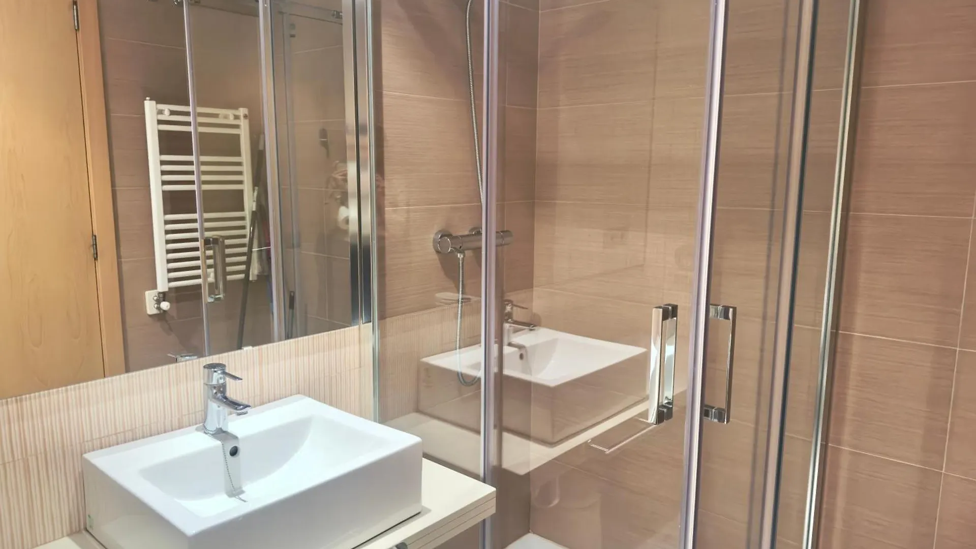 Toplar A Roses Appartement